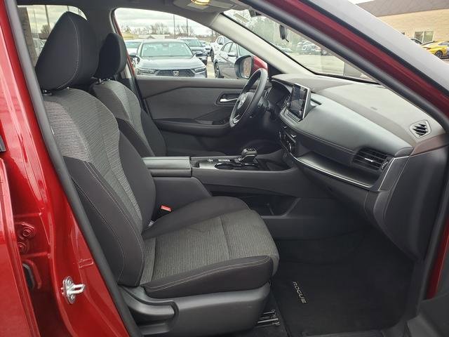Used 2023 Nissan Rogue SV image 21