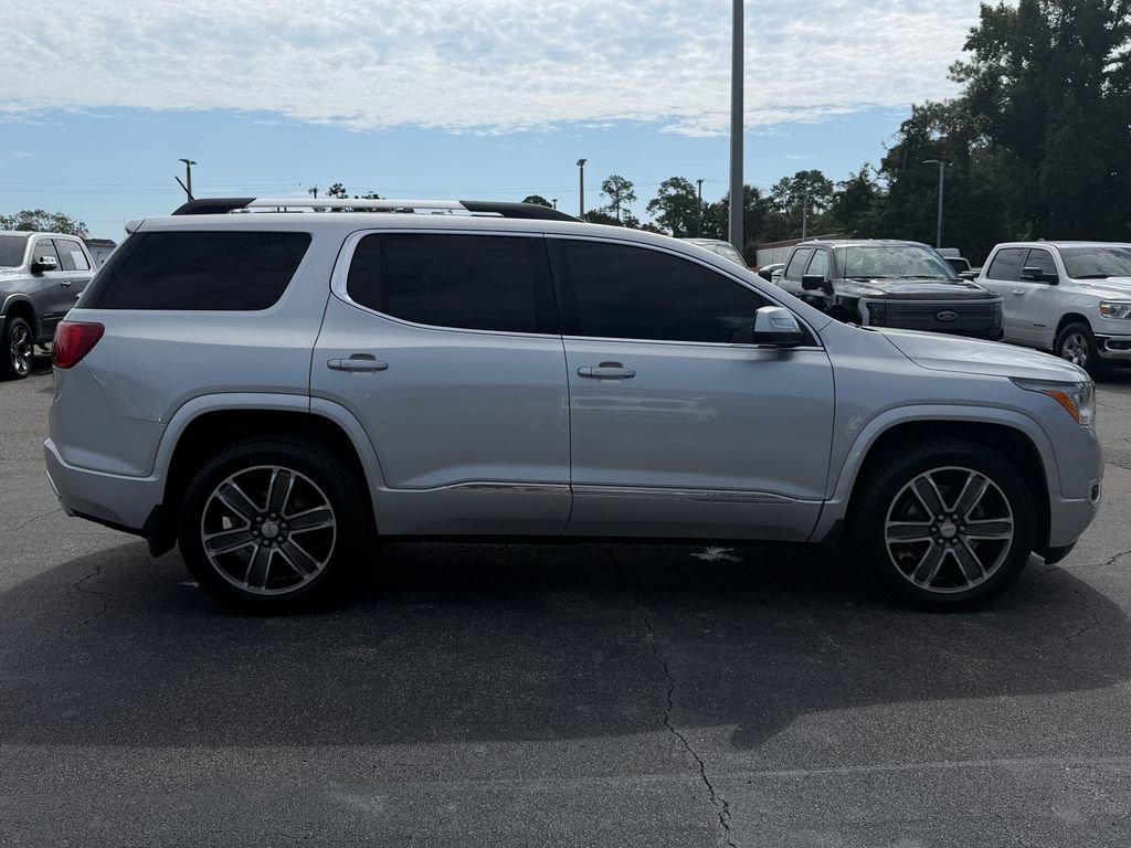Used 2018 GMC Acadia Denali w/ Technology Package FWD image 4