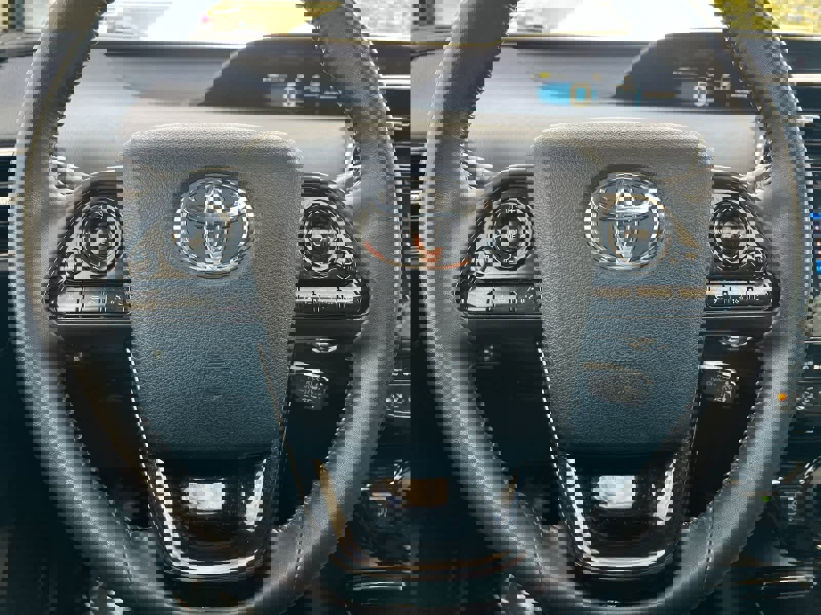 Used 2019 Toyota Prius XLE image 23