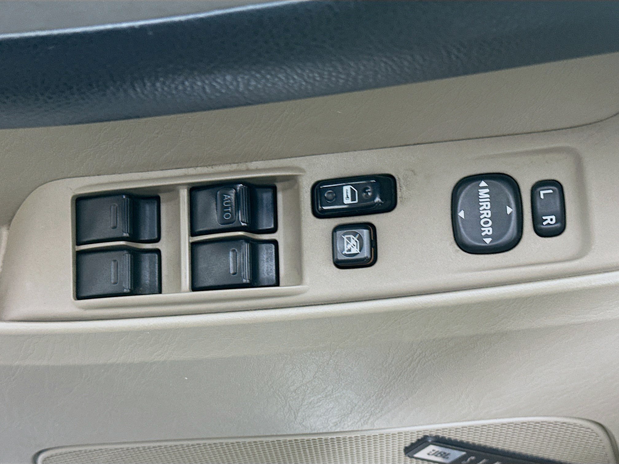 Used 2004 Toyota 4Runner Limited RWD image 15