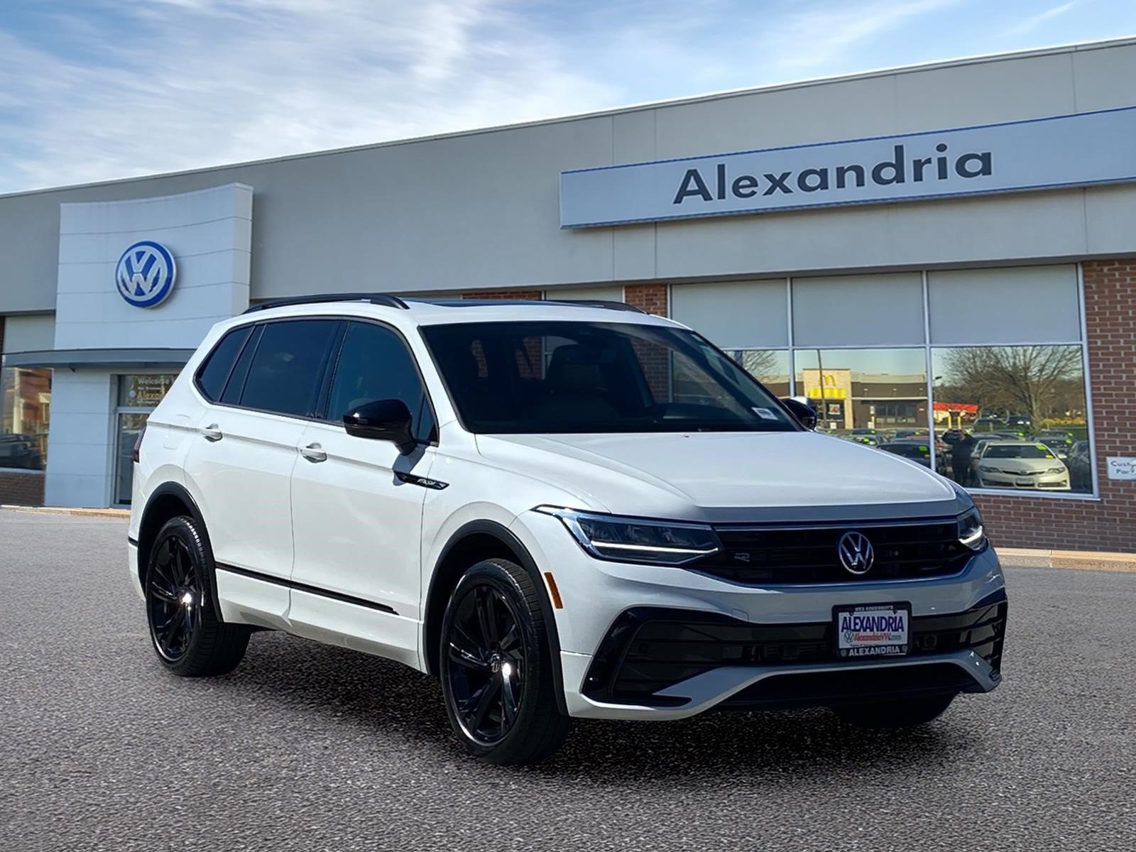 Certified 2023 Volkswagen Tiguan SE R-Line