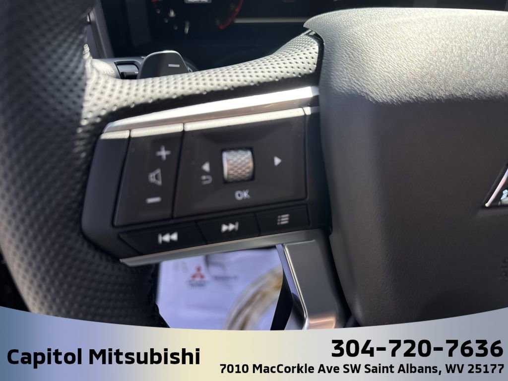 New 2025 Mitsubishi Outlander SEL image 21
