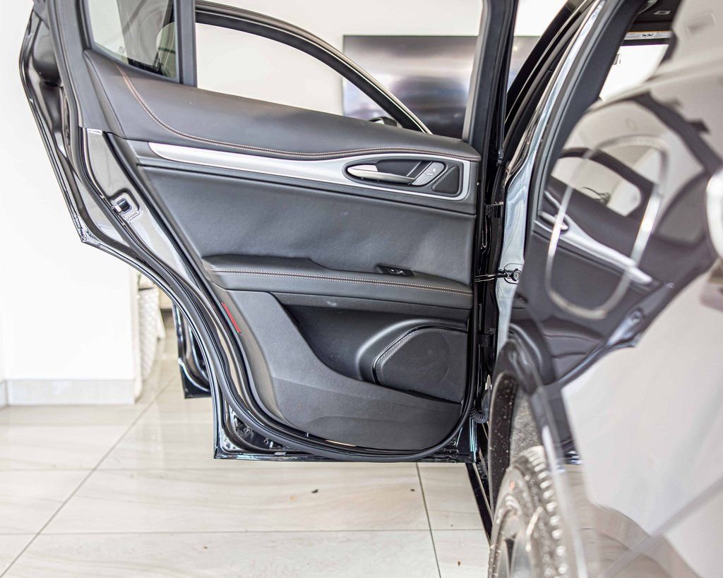 New 2025 Alfa Romeo Stelvio Sprint image 36