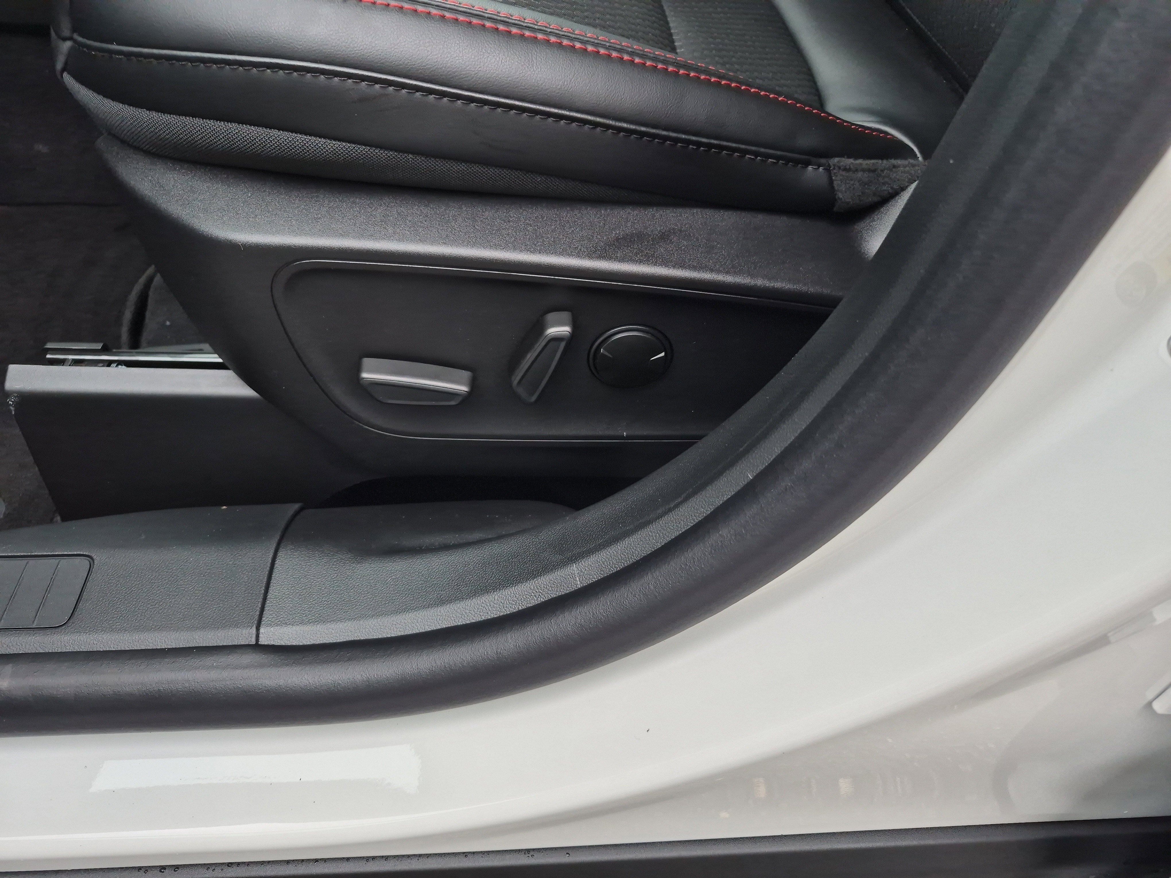 New 2026 Ford Escape ST-Line w/ Tech Pack #1 image 12