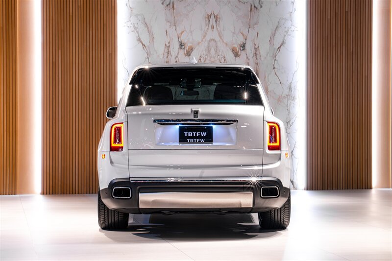 Used 2023 Rolls-Royce Cullinan w/ Cullinan Package AWD/4WD image 6
