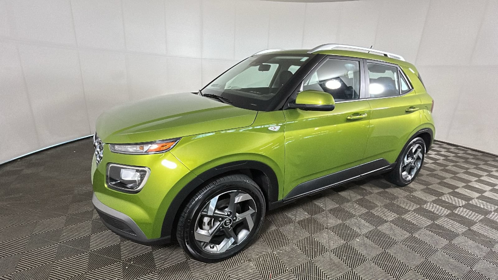 Certified 2023 Hyundai Venue SEL FWD image 8