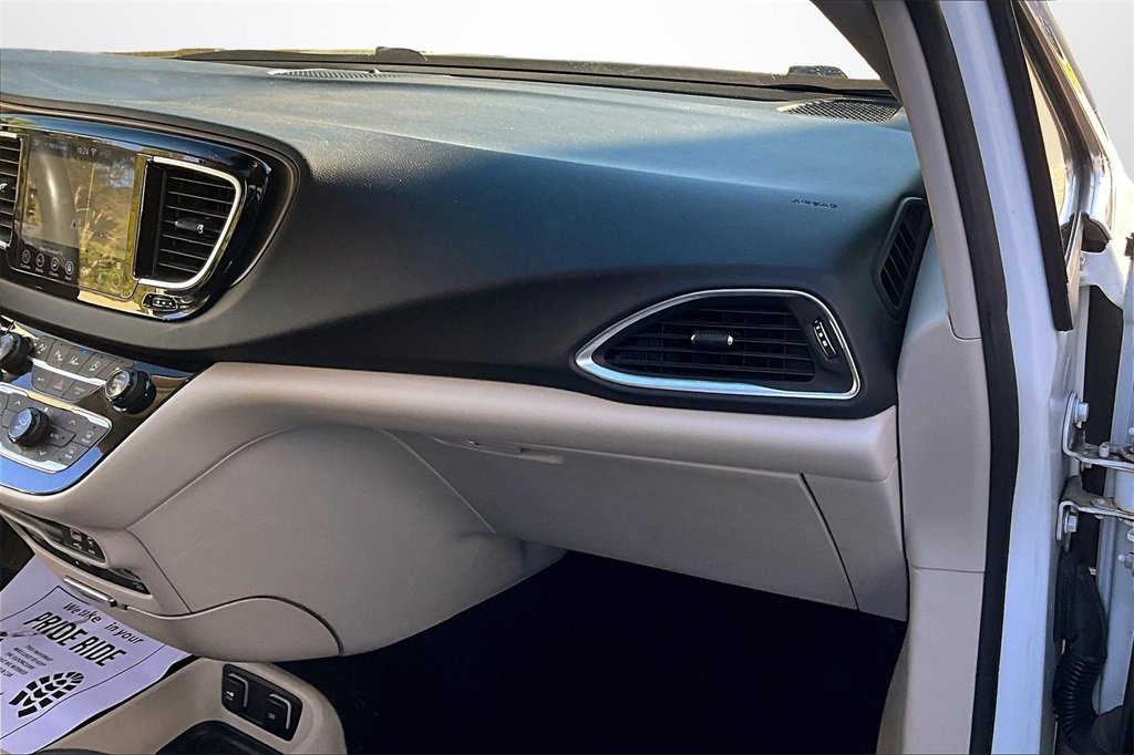 Used 2019 Chrysler Pacifica Touring-L Plus w/ Advanced Safetytec Group image 25