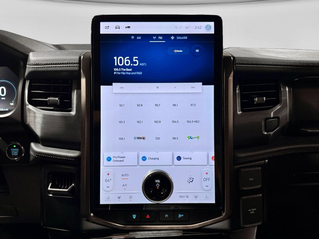 Used 2023 Ford F150 Lightning Lariat image 12