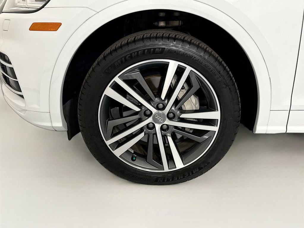 Used 2020 Audi Q5 e Premium Plus w/ Premium Plus Package AWD/4WD image 30