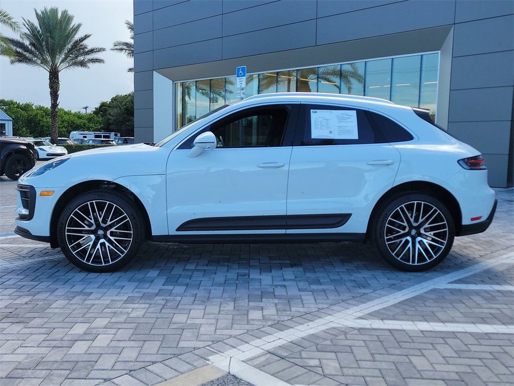 Used 2024 Porsche Macan image 2