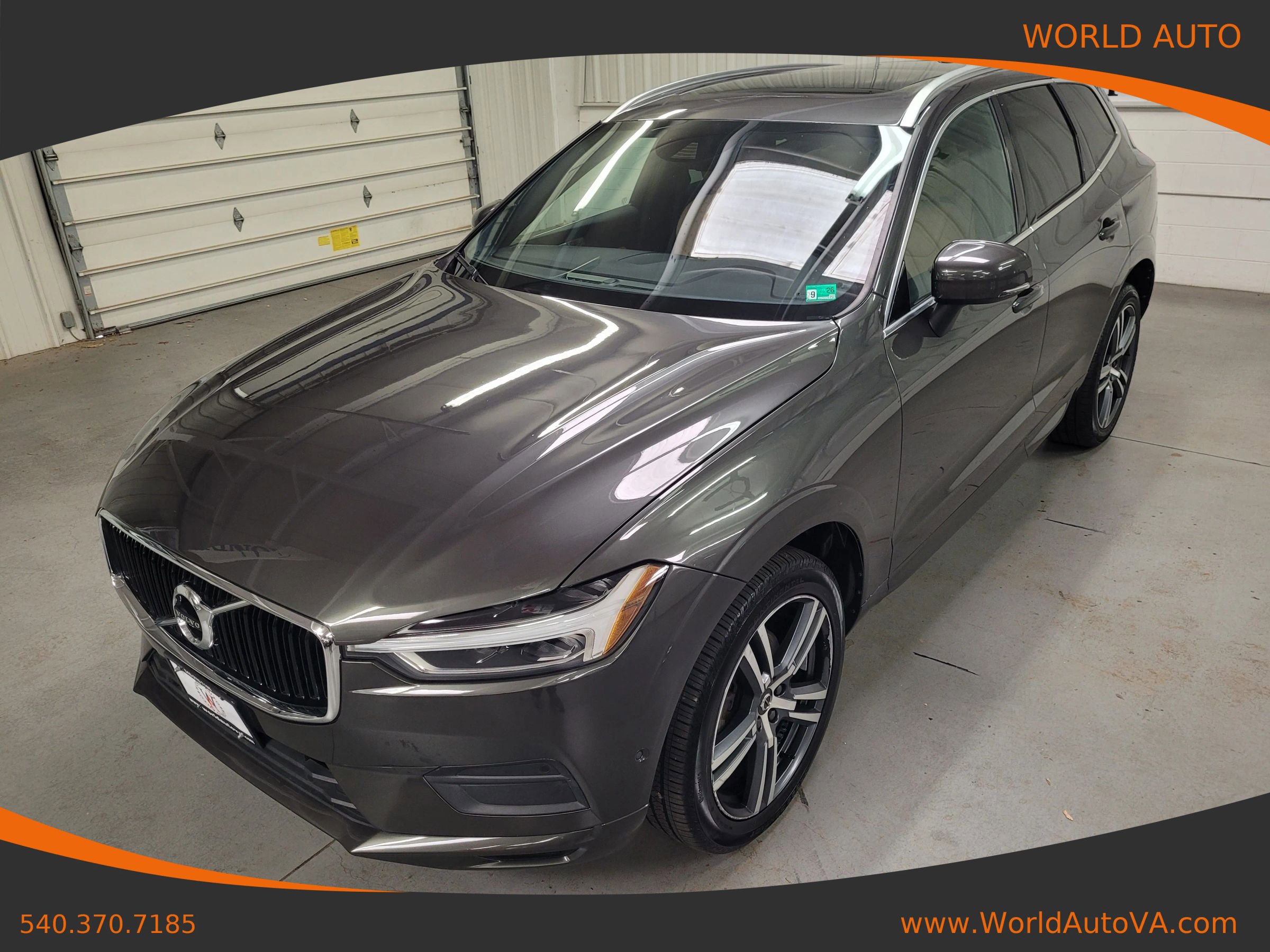 Used 2018 Volvo XC60 T5 Momentum w/ Vision Package image 1