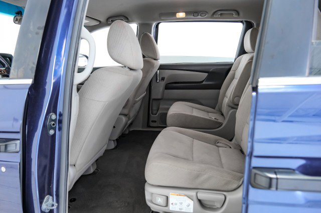 Used 2015 Honda Odyssey LX image 32