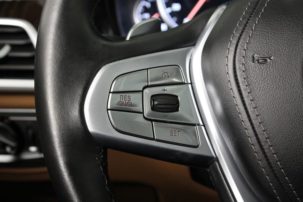 Used 2019 BMW 750i w/ Executive Package RWD image 27