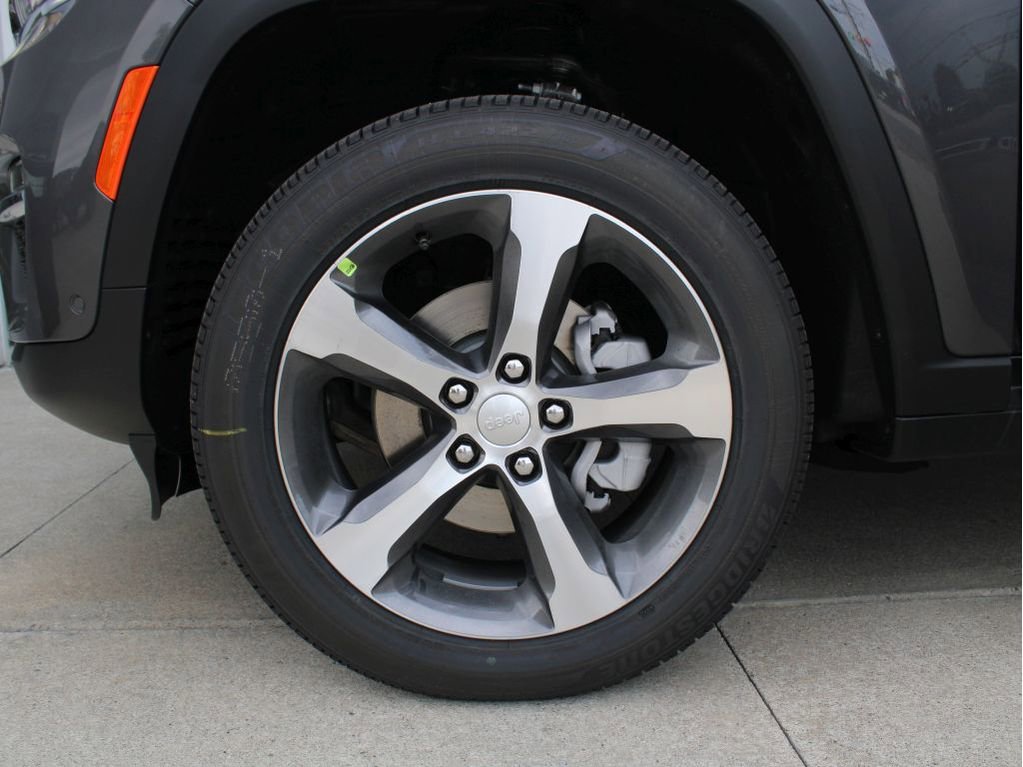 New 2025 Jeep Grand Cherokee Limited w/ Luxury Tech Group II image 35