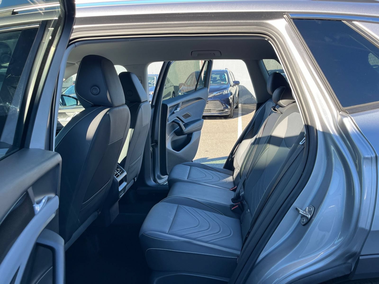 Used 2026 Volkswagen Tiguan SE FWD image 27