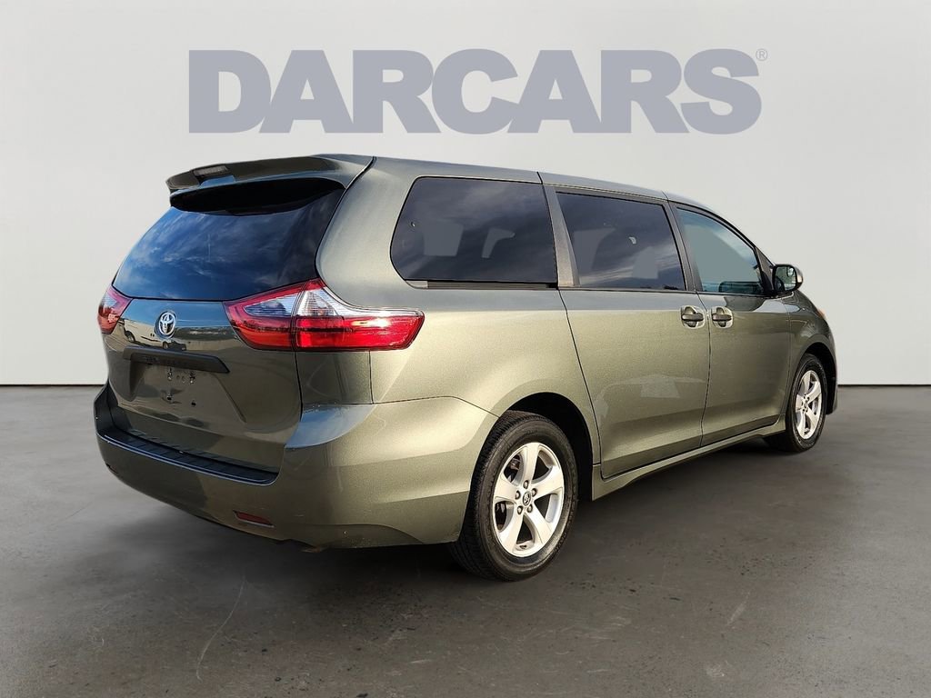 Used 2020 Toyota Sienna L image 6