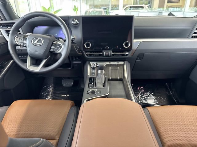 Used 2025 Lexus GX 550 w/ Accessory Package (Z1) AWD/4WD image 14