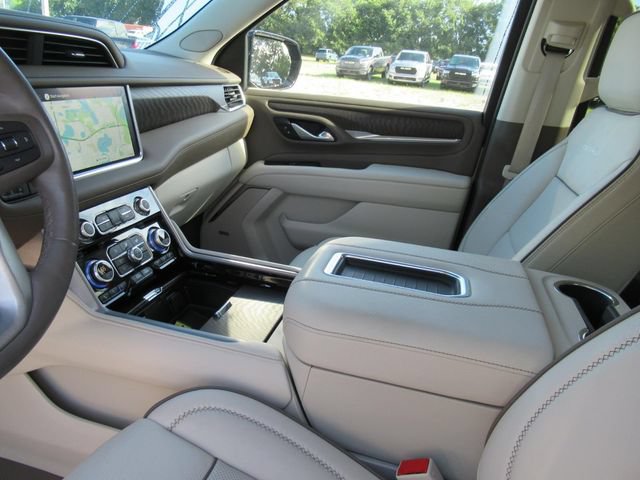 Used 2024 GMC Yukon Denali w/ Denali Reserve Package AWD/4WD image 19