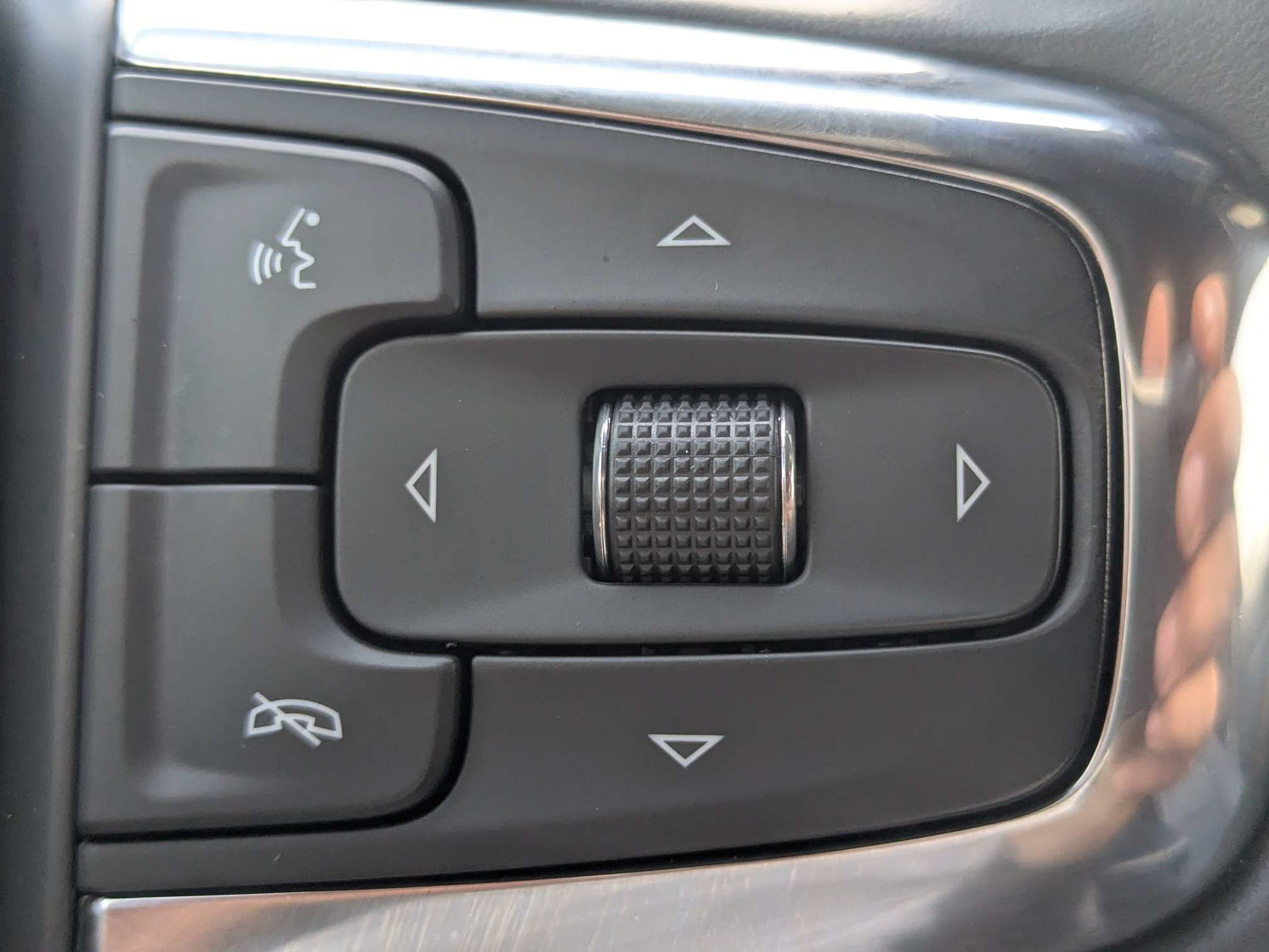 Used 2023 Chevrolet Blazer RS FWD image 35