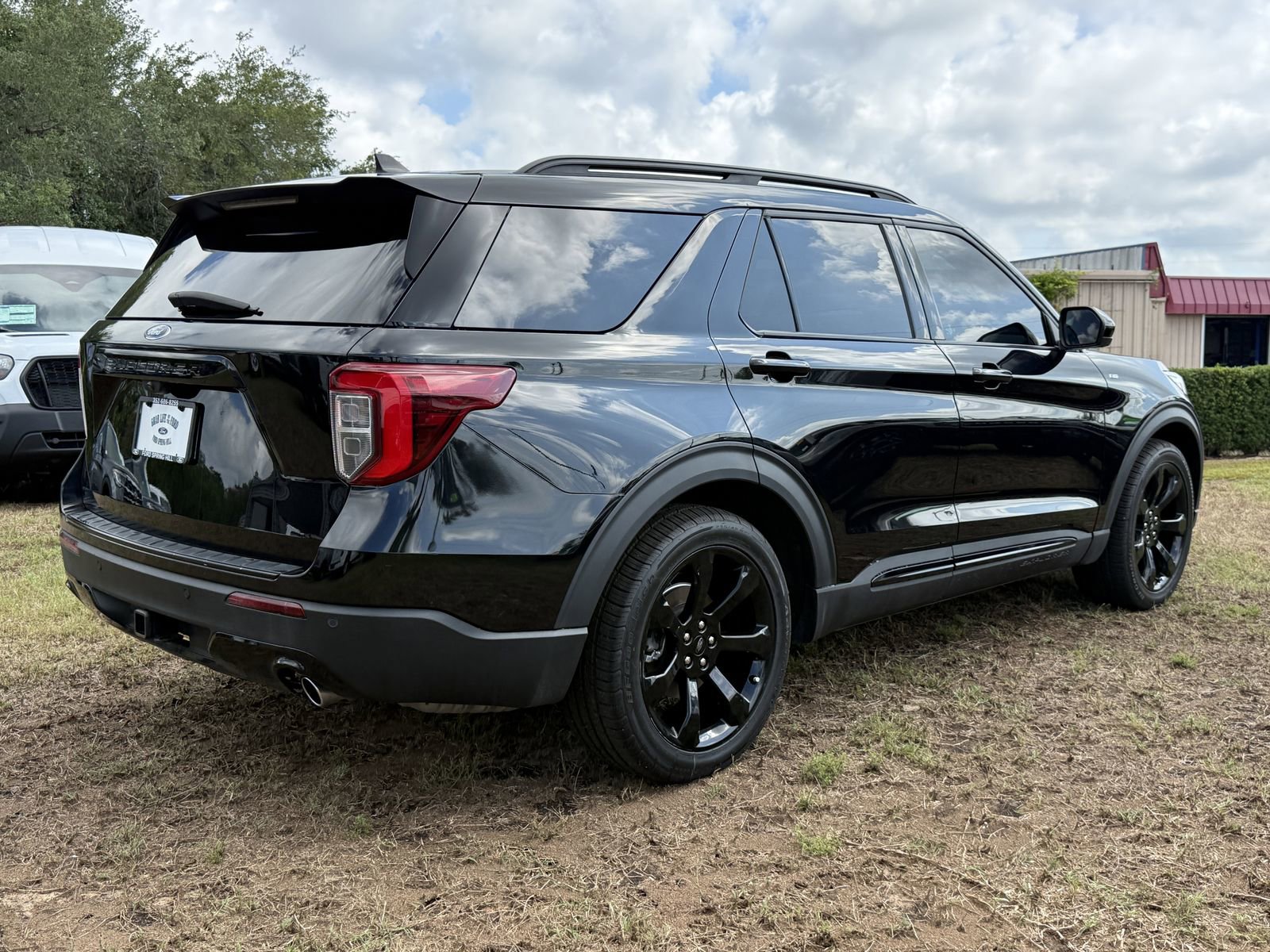 Certified 2023 Ford Explorer ST-Line w/ Class IV Trailer Tow Package RWD image 4