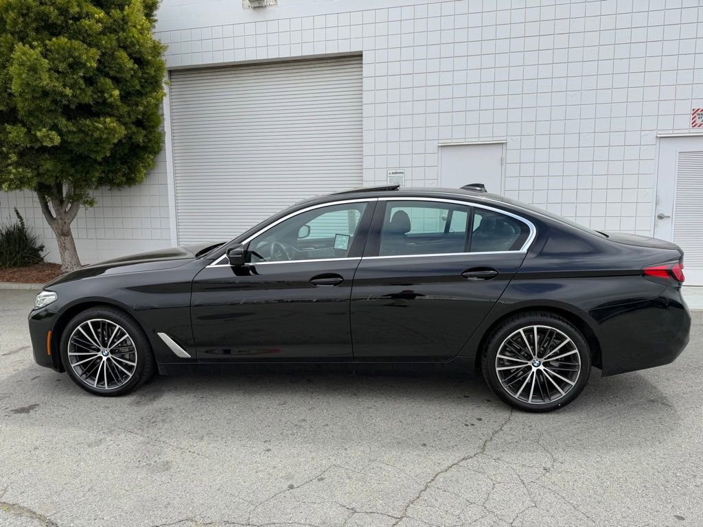 Used 2023 BMW 530i w/ Convenience Package RWD image 3