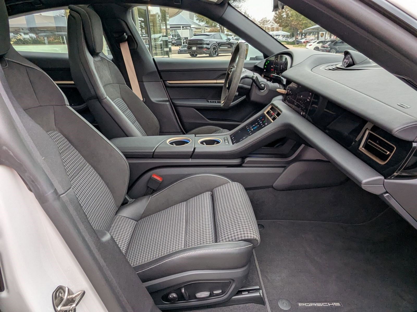 Used 2025 Porsche Taycan 4S image 23