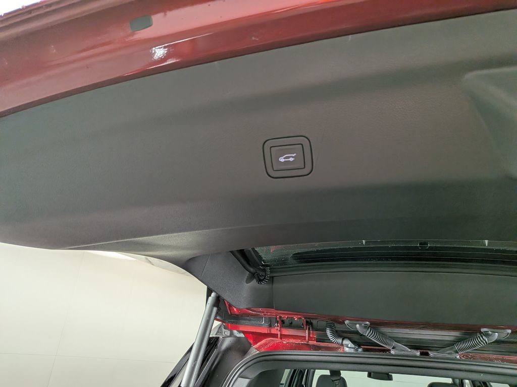 New 2026 GMC Yukon XL Denali AWD/4WD image 12