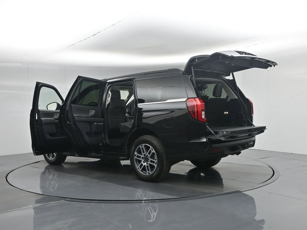 Used 2025 Ford Expedition Active image 41