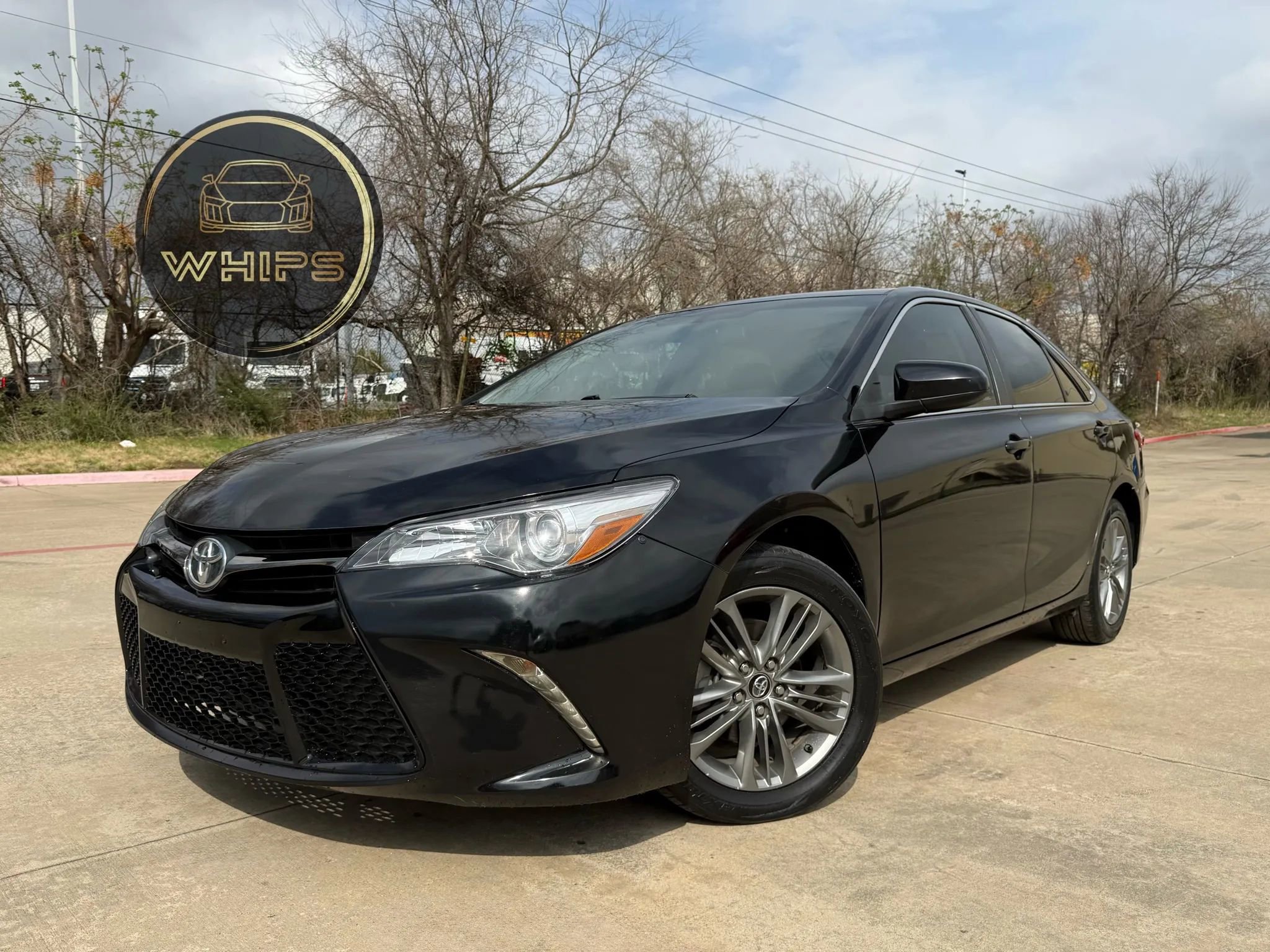 Used 2017 Toyota Camry SE image 1