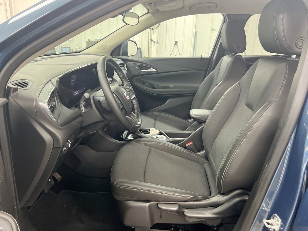 Used 2025 Buick Encore GX Preferred FWD image 19