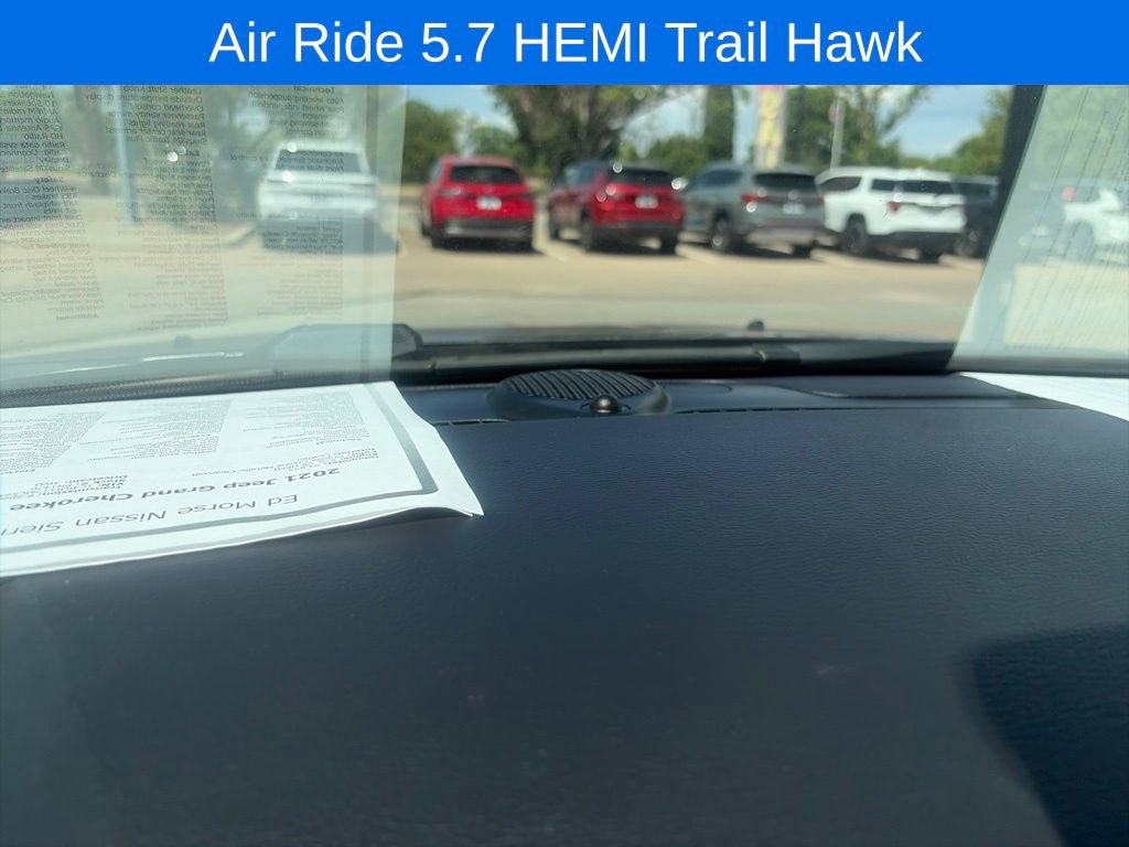 Used 2021 Jeep Grand Cherokee Trailhawk w/ Premium Lighting Group AWD/4WD image 49