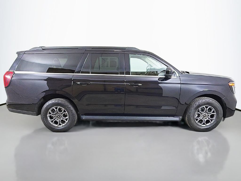Used 2025 Ford Expedition Max Active AWD/4WD image 16