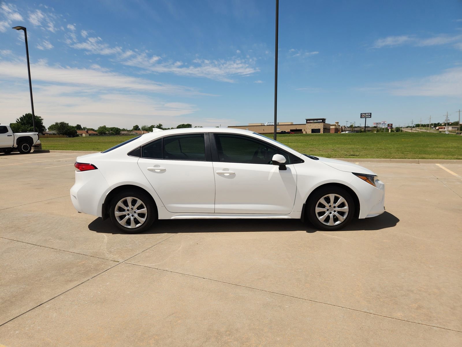 Used 2023 Toyota Corolla LE image 7