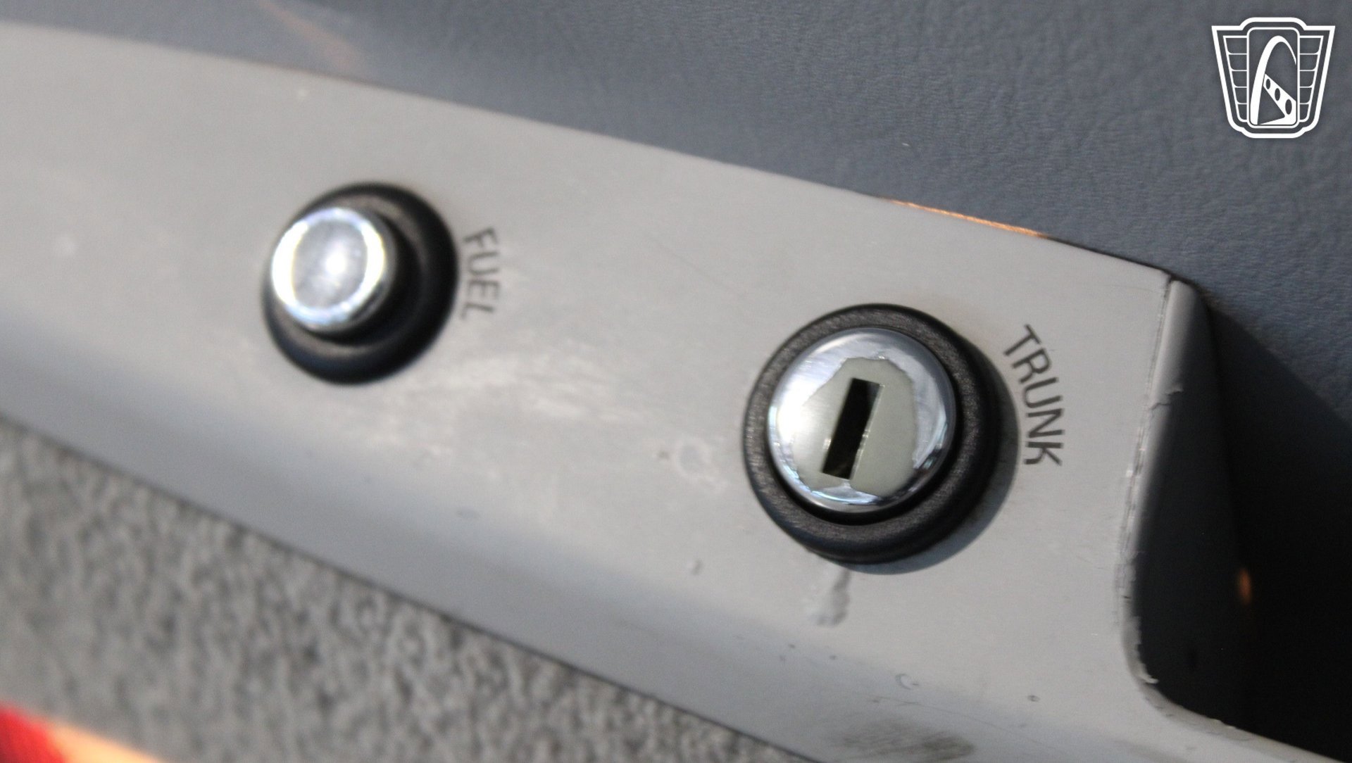 Used 1996 Lincoln Continental image 38