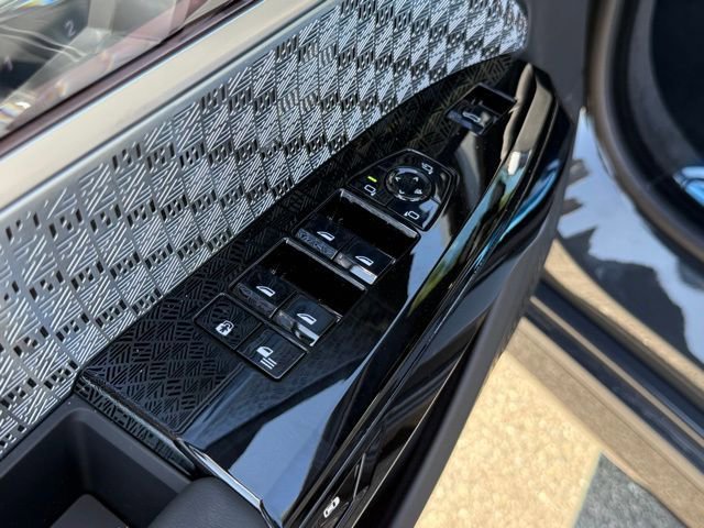 New 2026 BMW 760i xDrive w/ Executive Package image 16