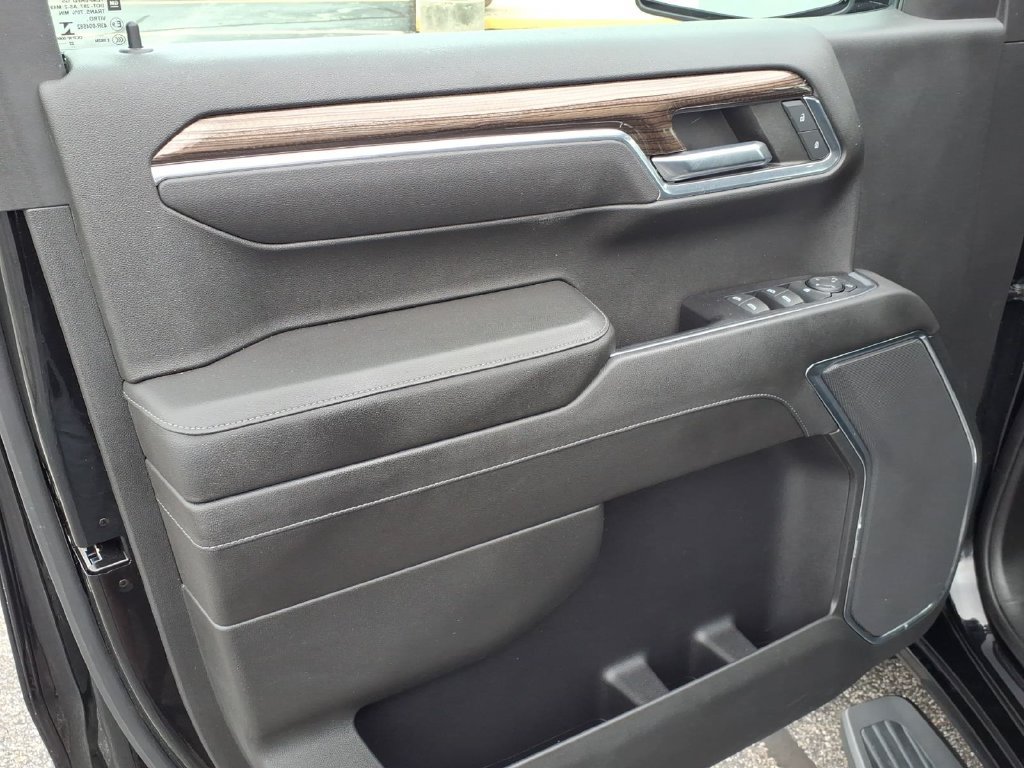 Used 2022 Chevrolet Silverado 1500 LT AWD/4WD image 13