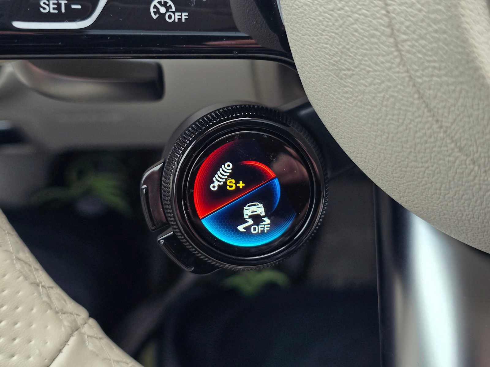 Used 2024 Mercedes-Benz AMG GT 43 image 34