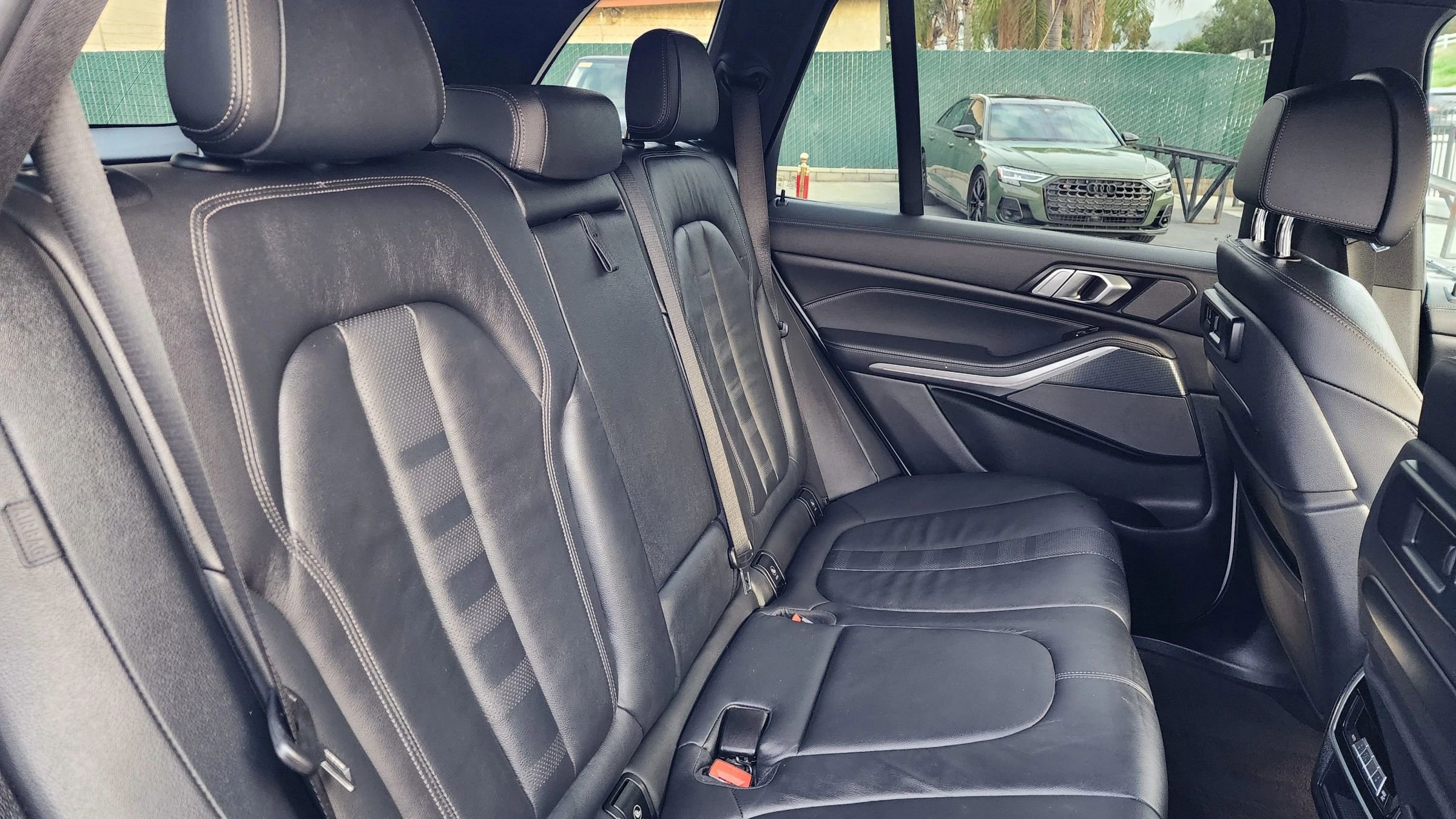 Used 2020 BMW X5 M50i w/ Premium Package image 33