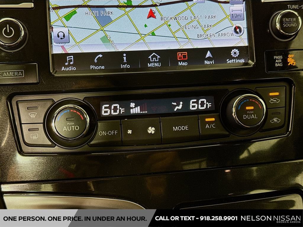 Used 2017 Nissan Maxima Platinum FWD image 16