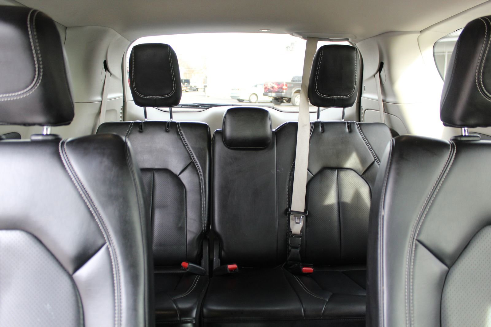 Used 2023 Chrysler Pacifica Touring-L image 15