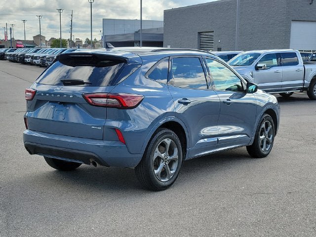 Used 2024 Ford Escape ST-Line w/ Tech Pack #1 AWD/4WD image 4