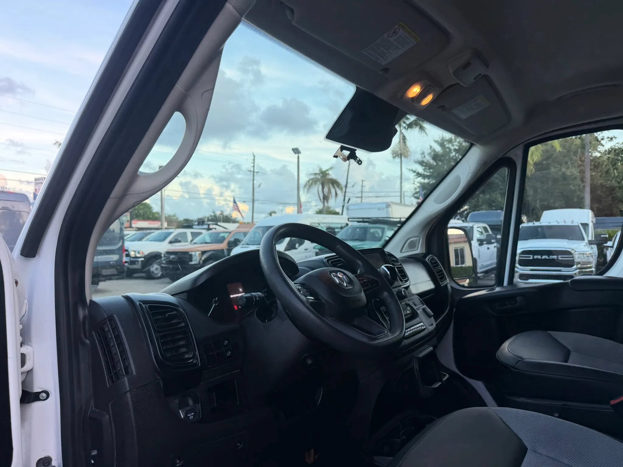 Used 2023 RAM ProMaster 2500 159 High Roof FWD image 12