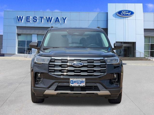 Used 2025 Ford Explorer Active w/ Active Comfort Package RWD image 8