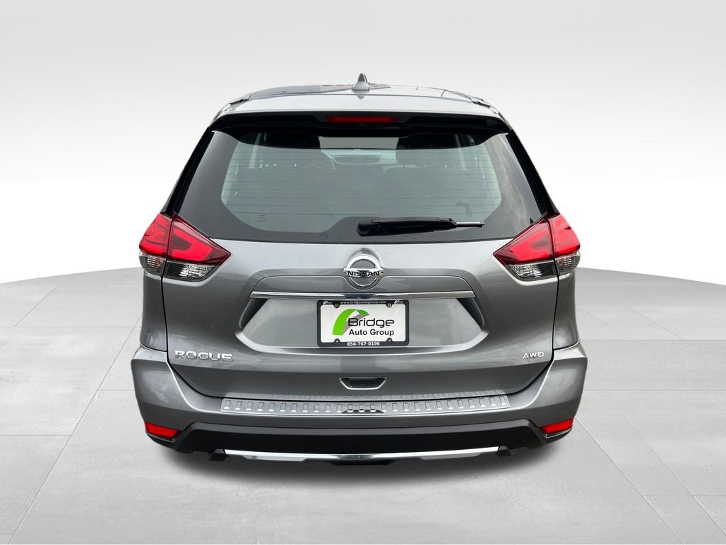 Used 2017 Nissan Rogue S image 7