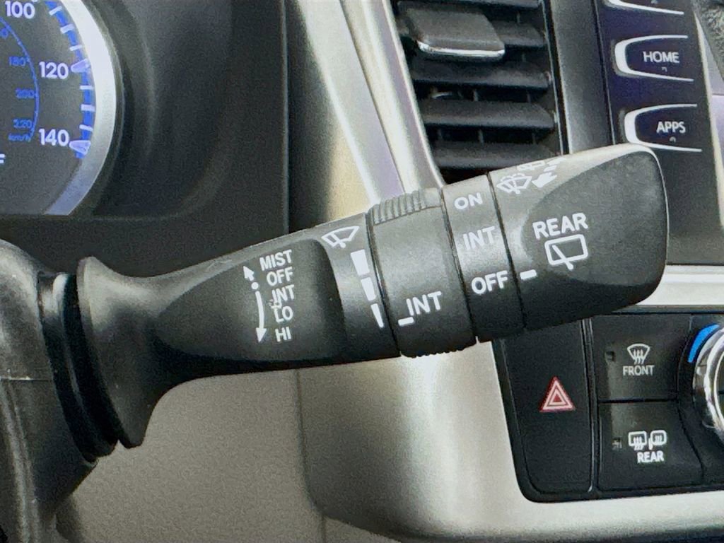 Used 2018 Toyota Highlander Plus FWD image 14