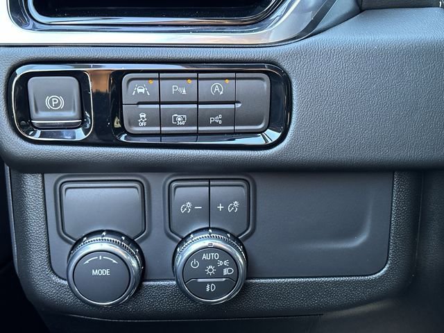 New 2026 GMC Yukon Elevation image 17