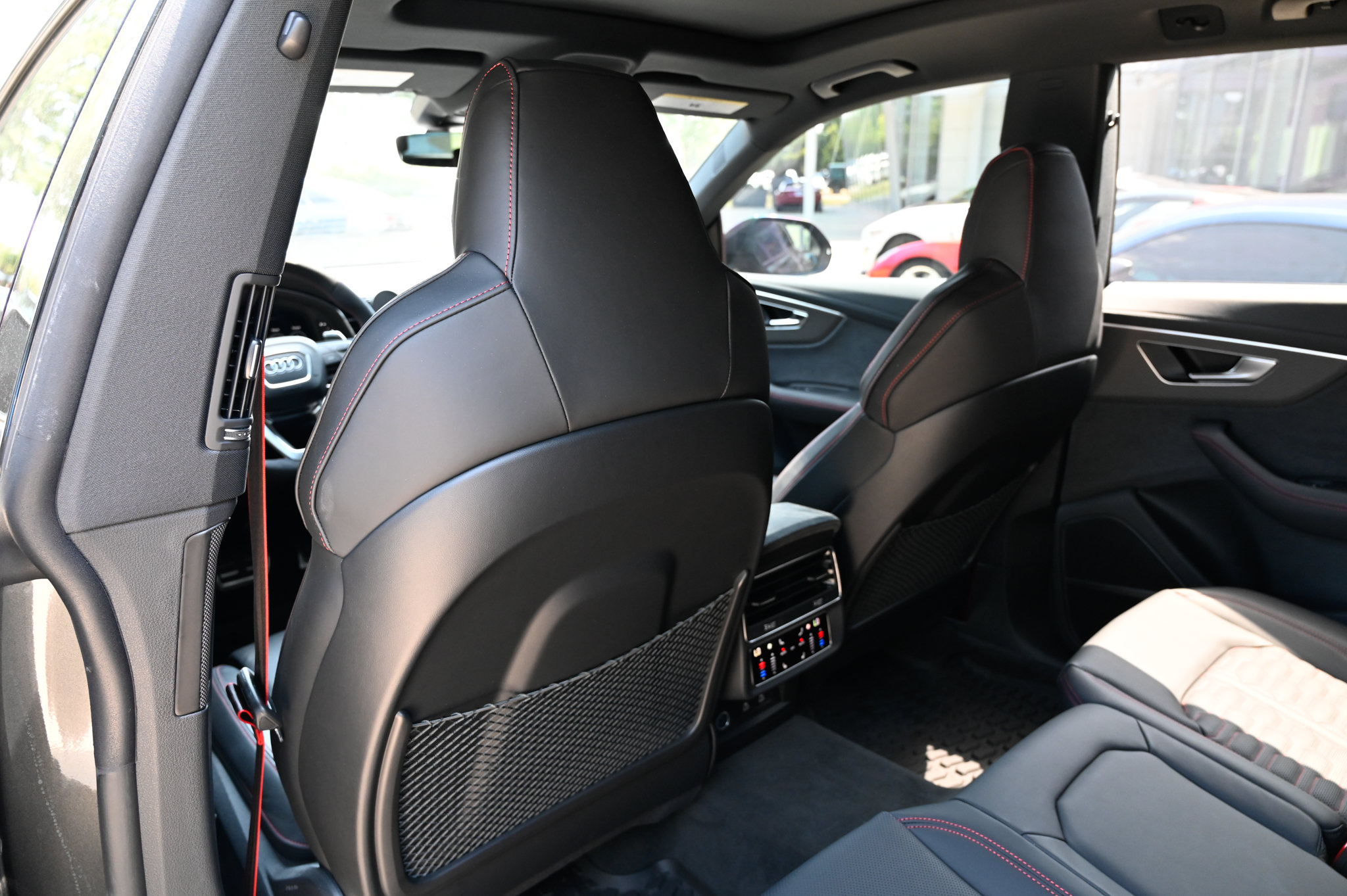 Used 2024 Audi RS Q8 AWD/4WD image 34