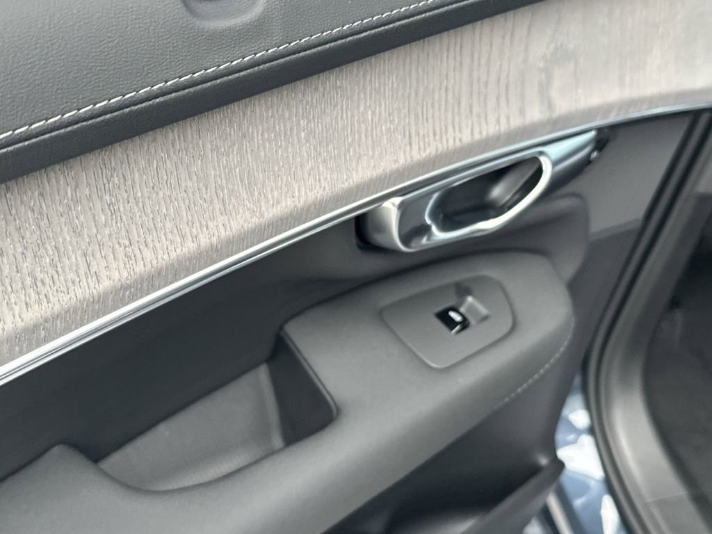 New 2026 Volvo XC90 B5 Ultra w/ Protection Package Premier image 12