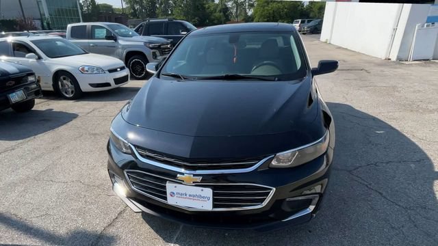 Used 2018 Chevrolet Malibu LT w/ Leather Package FWD image 5