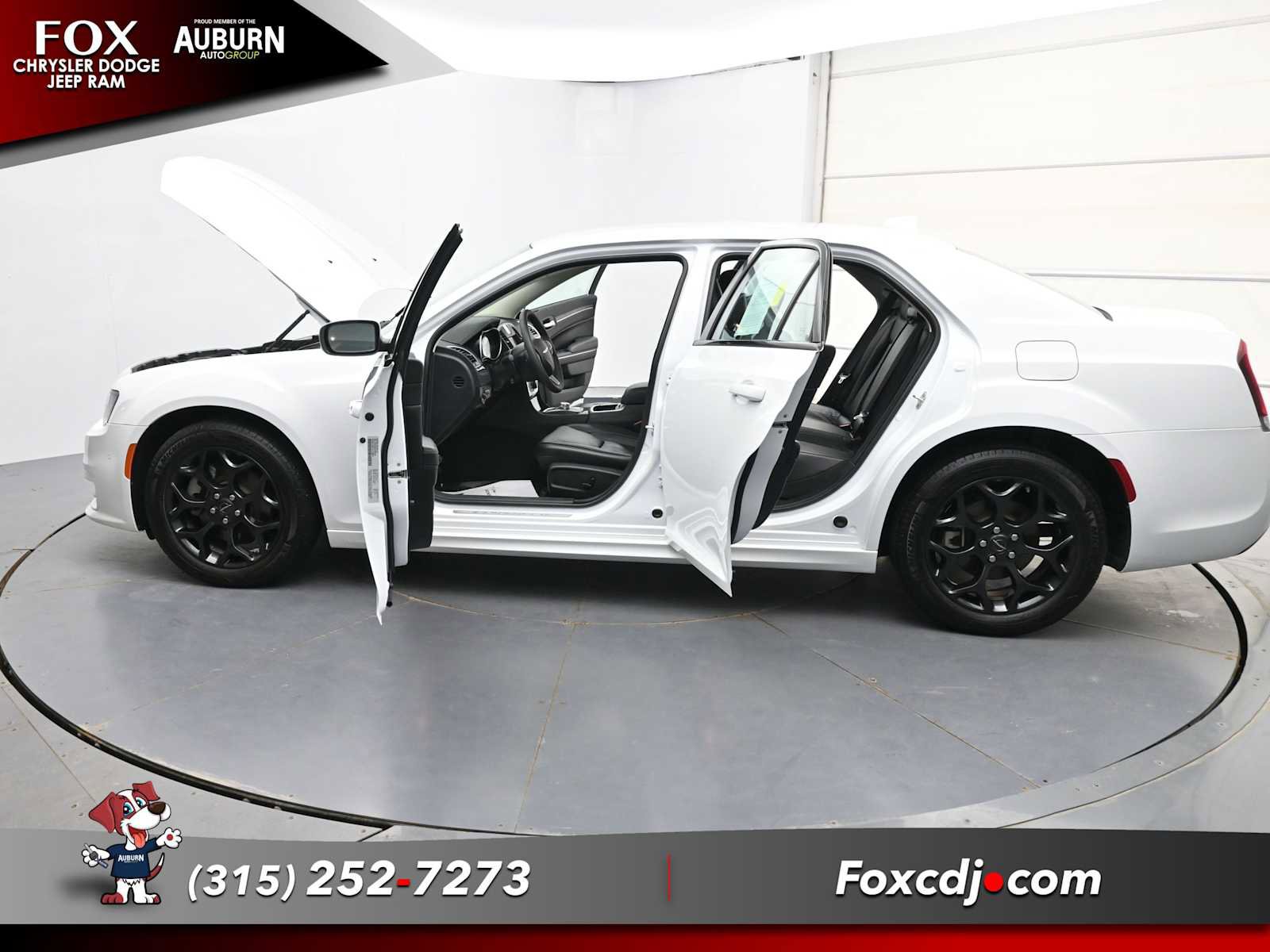 Used 2023 Chrysler 300 Touring L w/ Comfort Group image 35